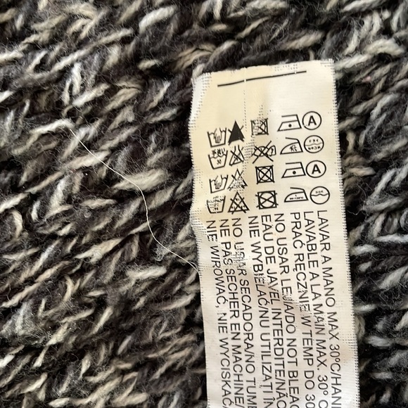 Zara chunky knit one button short cardigan, elbow sleeves shawl collar. - Picture 11 of 11